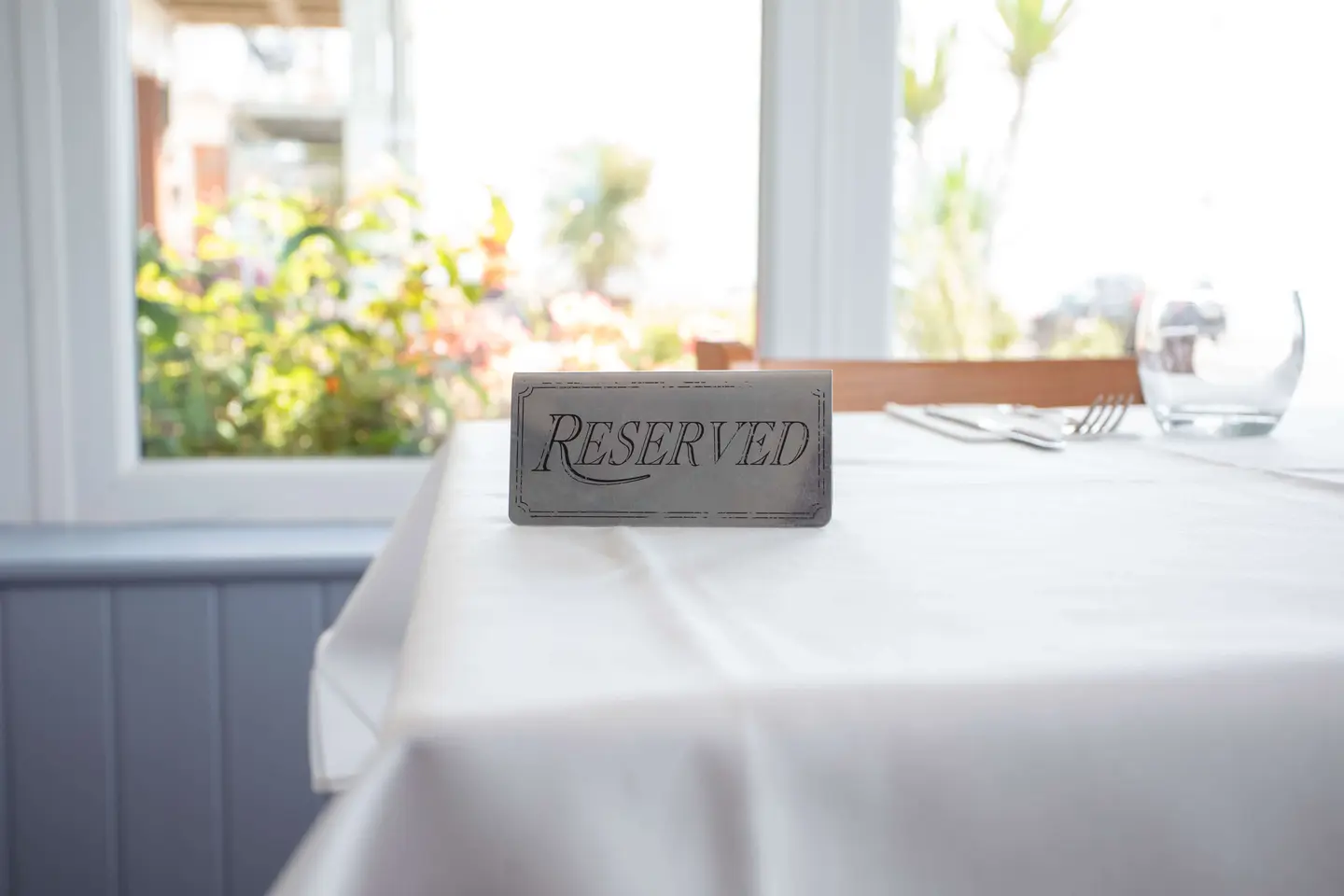 restaurant dining